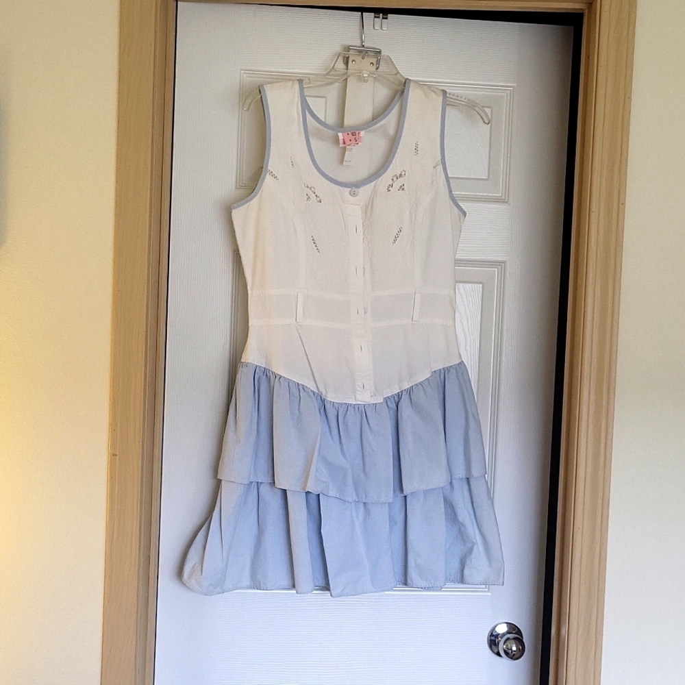 Adorable Summer Dress, embroidered front, Belted, Size M,  Brand Dragon Fly
